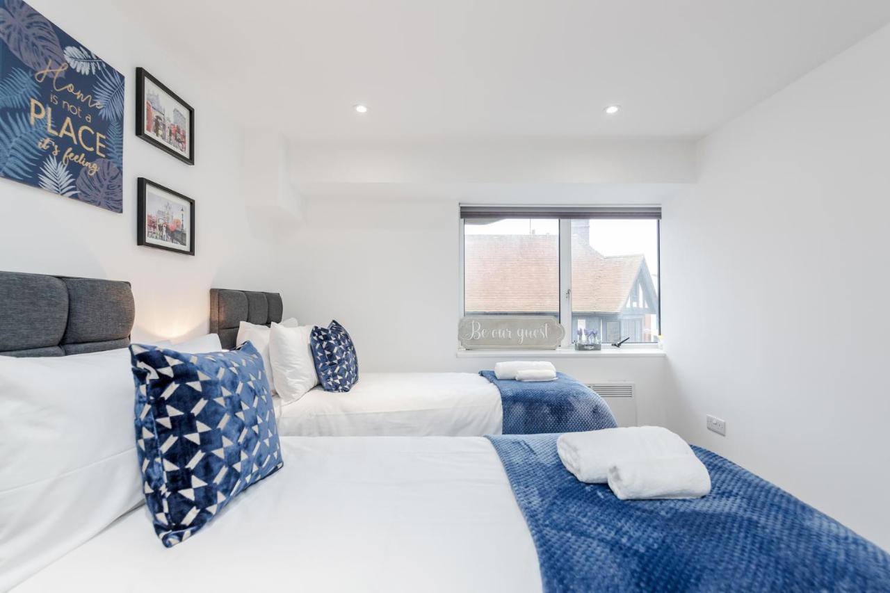 Watford Town Centre, Serviced One Bed Flat With Choice Of King Or Twin Beds, Sleeps Up To 4 Sharing, Free Wifi And Free Movies London Kültér fotó